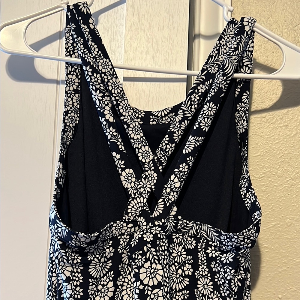 NWT Tommy Hilfiger Blue and White Floral Dress-Size 8